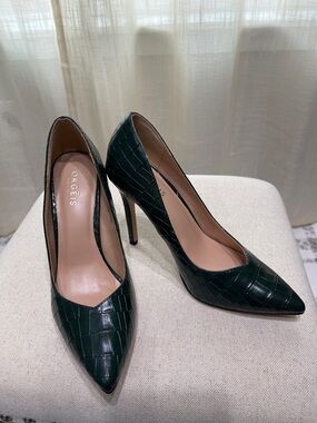 (New) Croc-Embossed Dark Green Pointed Toe Stiletto Pumps Size 7.5